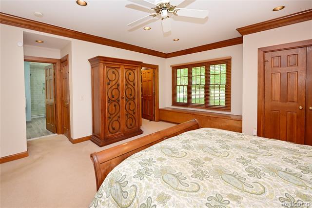 Builiding view twenty two for 5684 Sussex, Troy, MI. 48098