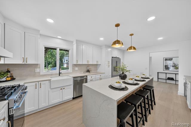 Builiding view eighteen for 756 Great Oaks, Bloomfield Hills, MI. 48304