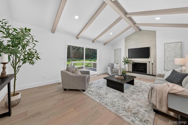 Builiding view fifteen for 756 Great Oaks, Bloomfield Hills, MI. 48304