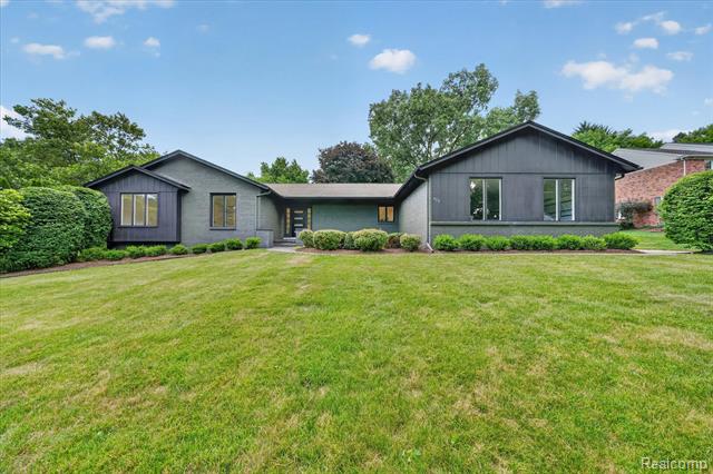 Builiding view four for 756 Great Oaks, Bloomfield Hills, MI. 48304