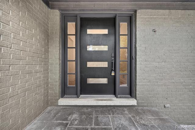 Builiding view six for 756 Great Oaks, Bloomfield Hills, MI. 48304