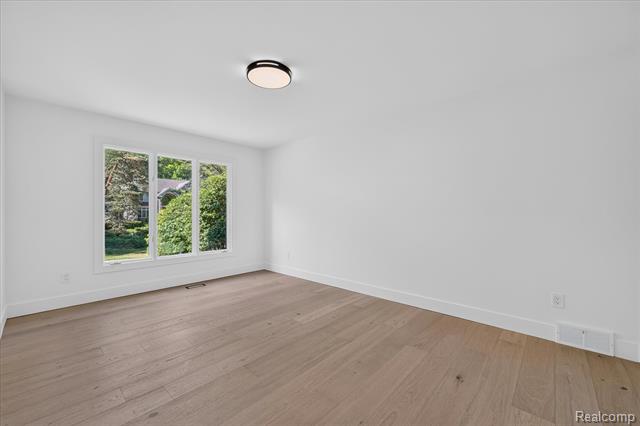 Builiding view twenty seven for 756 Great Oaks, Bloomfield Hills, MI. 48304