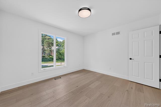 Builiding view twenty six for 756 Great Oaks, Bloomfield Hills, MI. 48304