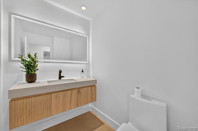 Builiding view twenty three for 756 Great Oaks, Bloomfield Hills, MI. 48304