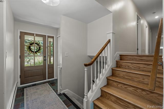 Builiding view five for 917 S Reading, Bloomfield Hills, MI. 48304