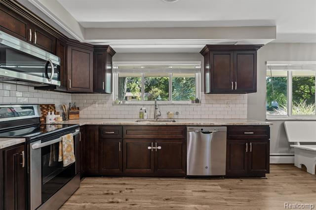 Builiding view twelve for 917 S Reading, Bloomfield Hills, MI. 48304
