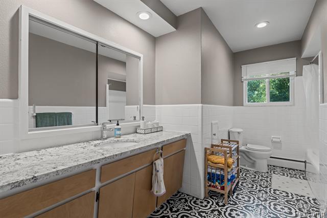 Builiding view twenty three for 917 S Reading, Bloomfield Hills, MI. 48304