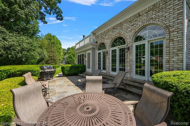 Builiding view forty nine for 937 Mitchell, Bloomfield Hills, MI. 48304