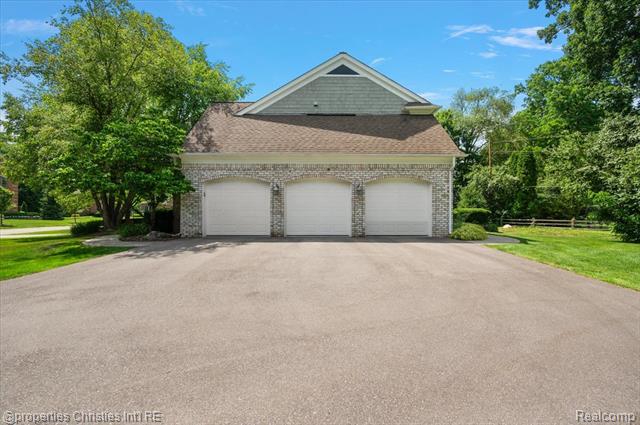 Builiding view forty three for 937 Mitchell, Bloomfield Hills, MI. 48304