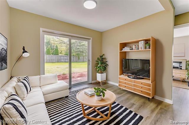 Builiding view eight for 2365 Middlebelt, West Bloomfield, MI. 48324