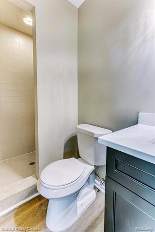 Builiding view seventeen for 2365 Middlebelt, West Bloomfield, MI. 48324