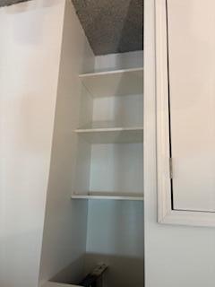 Builiding view twenty nine for 1887 Fleetwood, Troy, MI. 48098