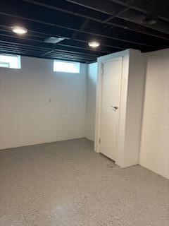 Builiding view twenty seven for 1887 Fleetwood, Troy, MI. 48098