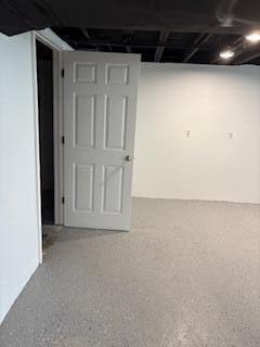 Builiding view twenty six for 1887 Fleetwood, Troy, MI. 48098