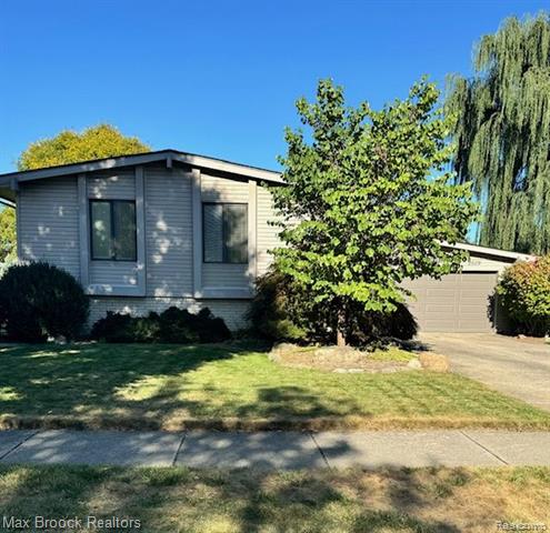 front view for 2629 Coral Dr, Troy, Mi. 48085