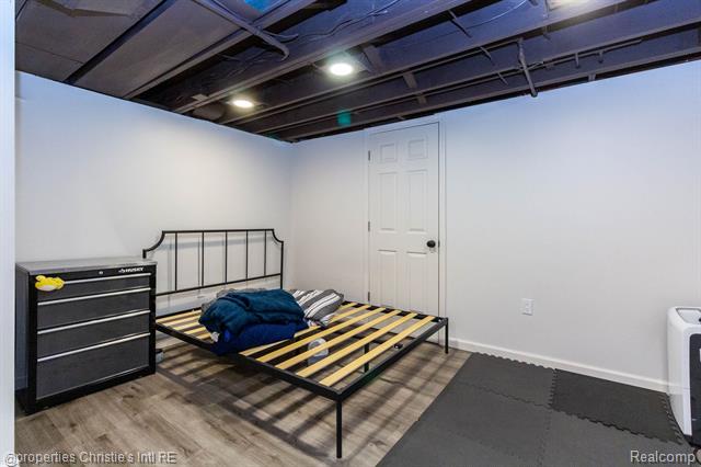 Builiding view eighteen for 1700 Hamilton, Bloomfield Hills, MI. 48302