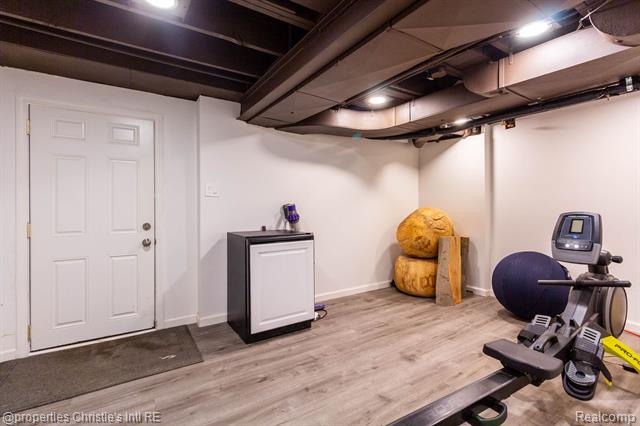 Builiding view fifteen for 1700 Hamilton, Bloomfield Hills, MI. 48302