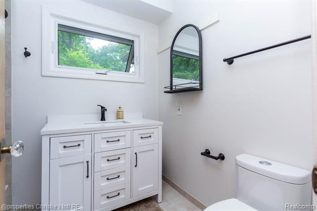 Builiding view nine for 1700 Hamilton, Bloomfield Hills, MI. 48302