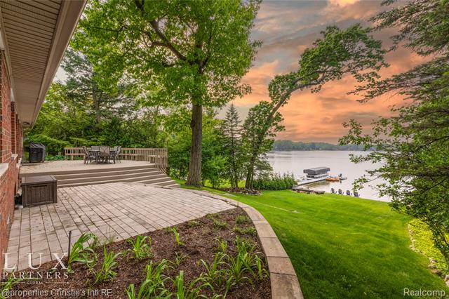 Builiding view nineteen for 1700 Hamilton, Bloomfield Hills, MI. 48302