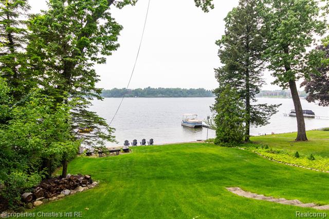 Builiding view one for 1700 Hamilton, Bloomfield Hills, MI. 48302