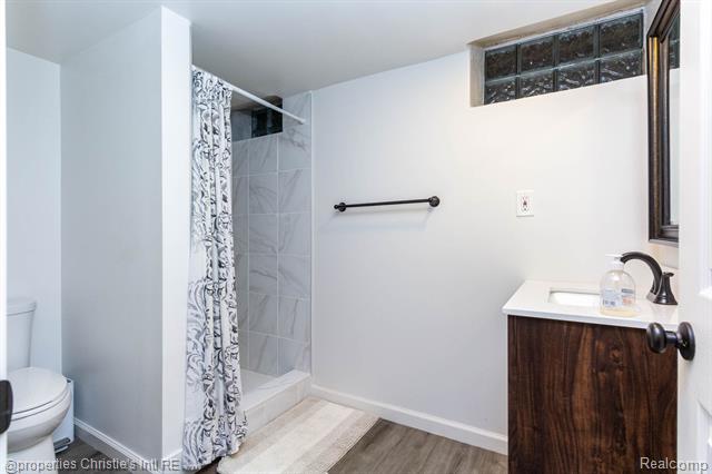 Builiding view seventeen for 1700 Hamilton, Bloomfield Hills, MI. 48302