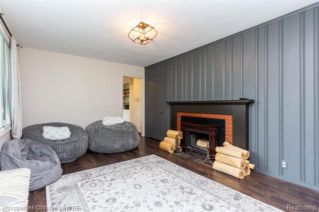 Builiding view six for 1700 Hamilton, Bloomfield Hills, MI. 48302