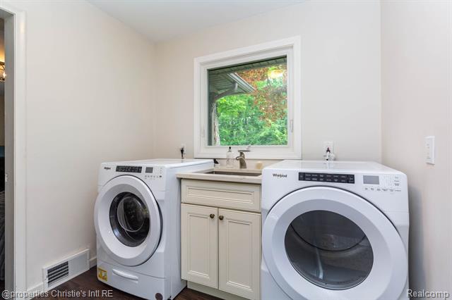 Builiding view twelve for 1700 Hamilton, Bloomfield Hills, MI. 48302