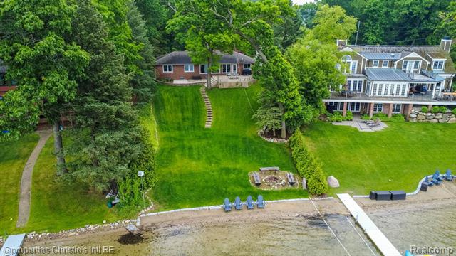 Builiding view two for 1700 Hamilton, Bloomfield Hills, MI. 48302