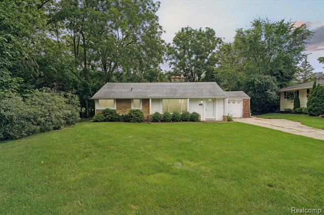 front view for 158 Marlborough Dr, Bloomfield Hills, Mi. 48302