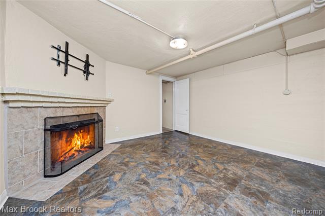 Builiding view fifty four for 75 Hillsdale, Bloomfield Hills, MI. 48302