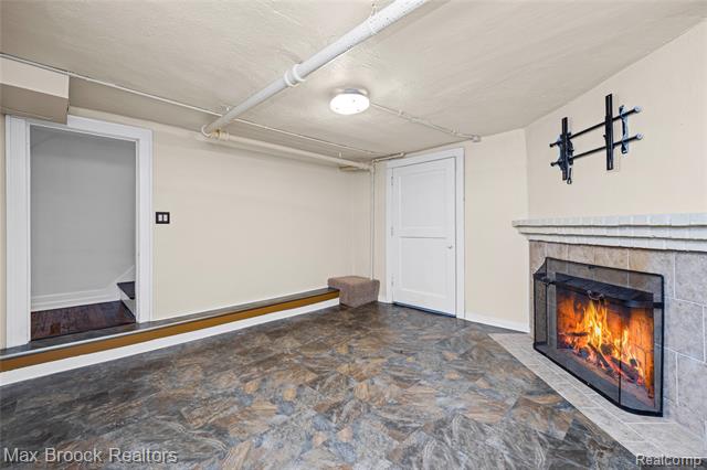 Builiding view fifty two for 75 Hillsdale, Bloomfield Hills, MI. 48302