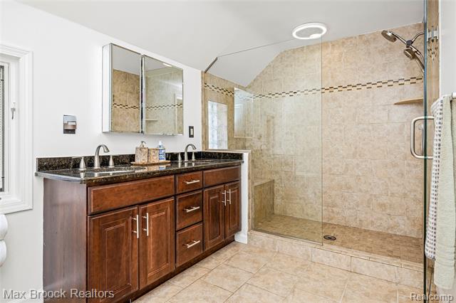 Builiding view forty five for 75 Hillsdale, Bloomfield Hills, MI. 48302