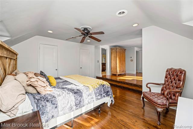 Builiding view forty four for 75 Hillsdale, Bloomfield Hills, MI. 48302