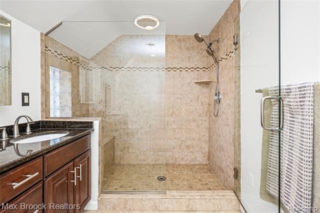 Builiding view forty six for 75 Hillsdale, Bloomfield Hills, MI. 48302