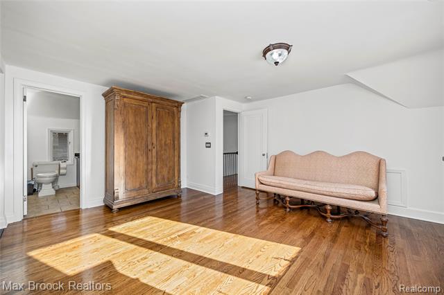 Builiding view forty for 75 Hillsdale, Bloomfield Hills, MI. 48302