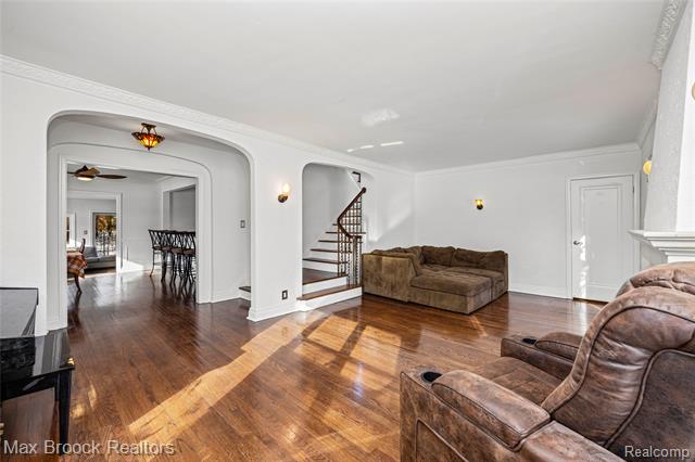 Builiding view fourteen for 75 Hillsdale, Bloomfield Hills, MI. 48302