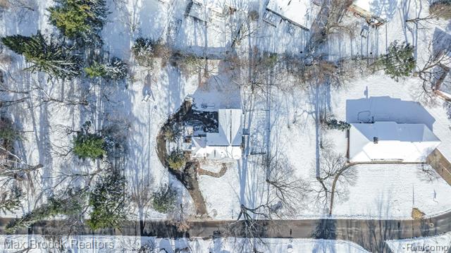 Builiding view seventy eight for 75 Hillsdale, Bloomfield Hills, MI. 48302