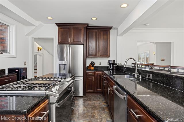 Builiding view twenty four for 75 Hillsdale, Bloomfield Hills, MI. 48302