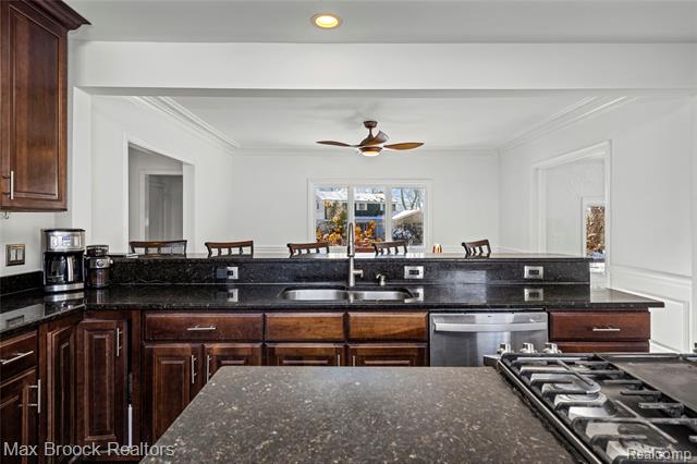 Builiding view twenty seven for 75 Hillsdale, Bloomfield Hills, MI. 48302