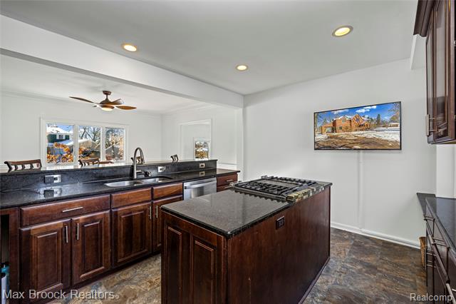 Builiding view twenty six for 75 Hillsdale, Bloomfield Hills, MI. 48302