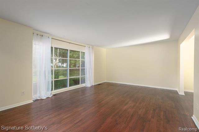 Builiding view eight for 2377 Williamstown, Bloomfield Hills, MI. 48304