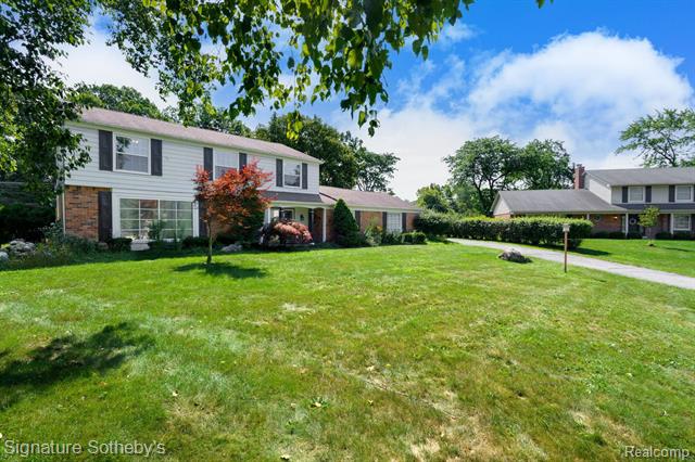 Builiding view fifty four for 2377 Williamstown, Bloomfield Hills, MI. 48304