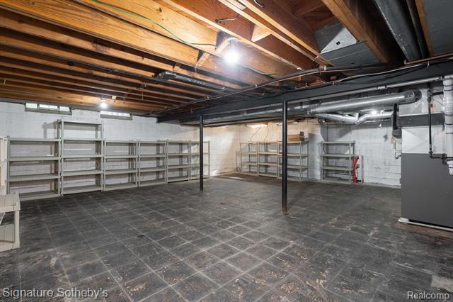 Builiding view forty four for 2377 Williamstown, Bloomfield Hills, MI. 48304