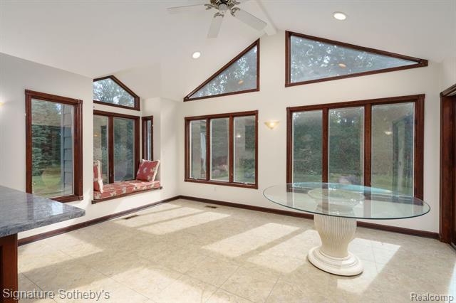 Builiding view nineteen for 2377 Williamstown, Bloomfield Hills, MI. 48304