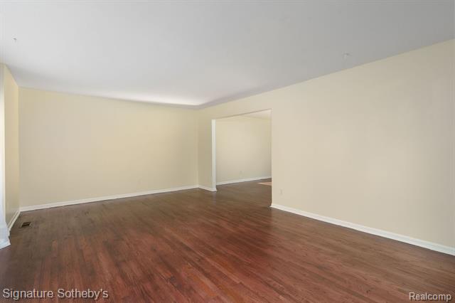 Builiding view seven for 2377 Williamstown, Bloomfield Hills, MI. 48304