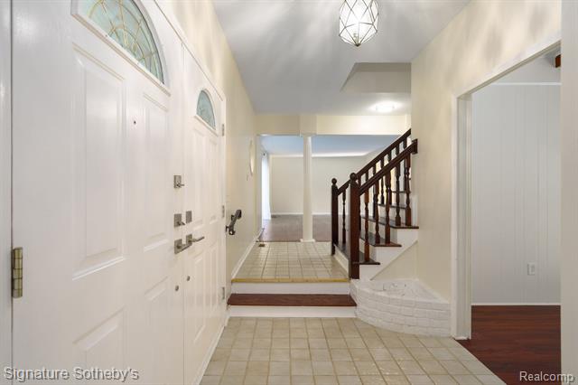 Builiding view six for 2377 Williamstown, Bloomfield Hills, MI. 48304