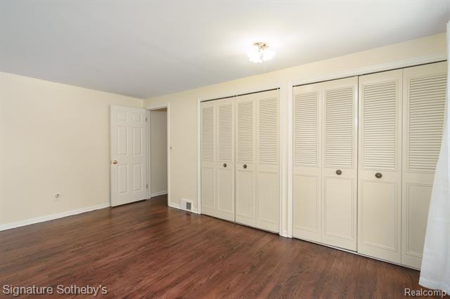 Builiding view thirty nine for 2377 Williamstown, Bloomfield Hills, MI. 48304