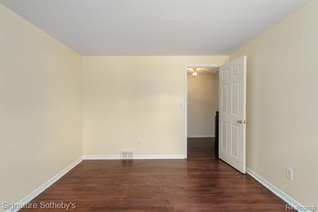 Builiding view thirty seven for 2377 Williamstown, Bloomfield Hills, MI. 48304