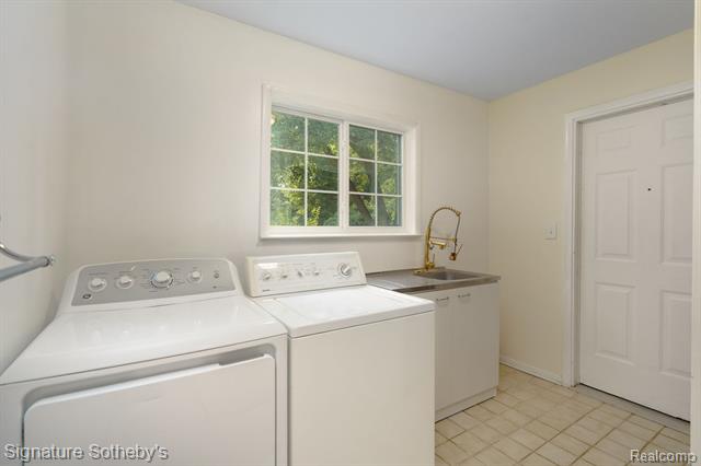 Builiding view twenty six for 2377 Williamstown, Bloomfield Hills, MI. 48304