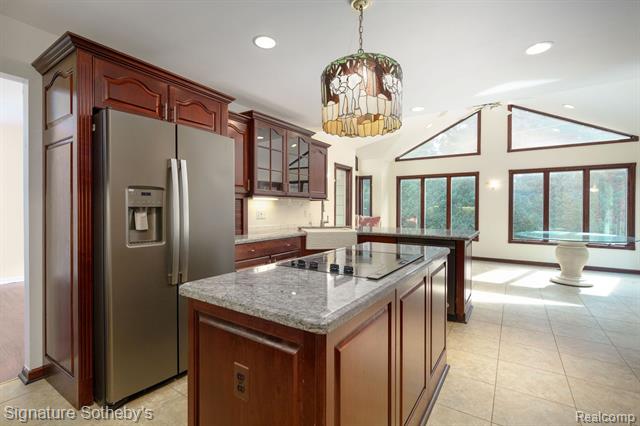 Builiding view two for 2377 Williamstown, Bloomfield Hills, MI. 48304